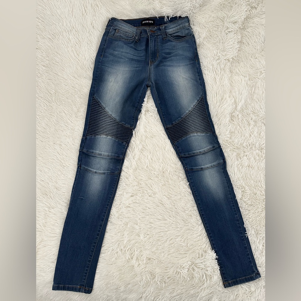 Skinny denim jeans